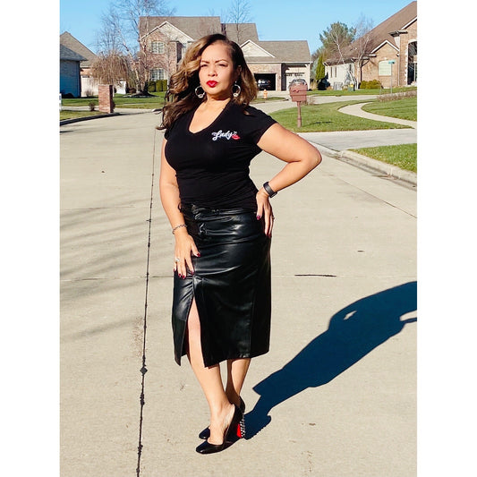 Hey Lady💋™ Signature Embroidered Slim fit V-Neck T-shirt